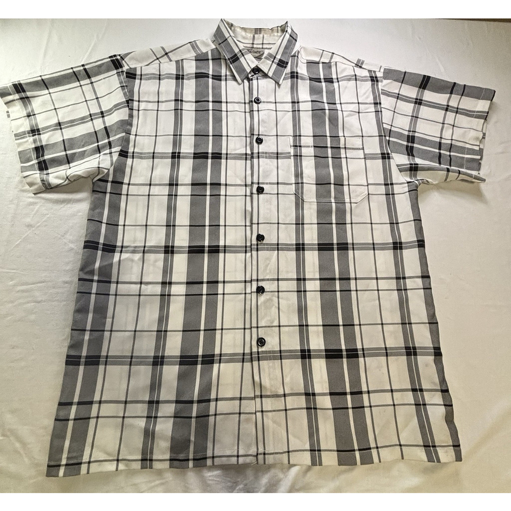 The AR Mens Button Up Shirt XL Gray Plaid Short Sleeve Casual Collared